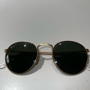 Ray Ban Polarized Gold Round Metal. Litghtly Used/No Scratches.
